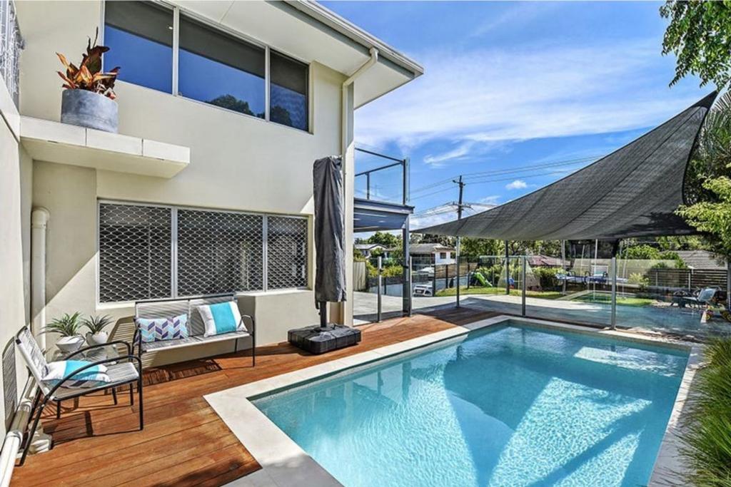 13 Clifton St, Biggera Waters, QLD 4216