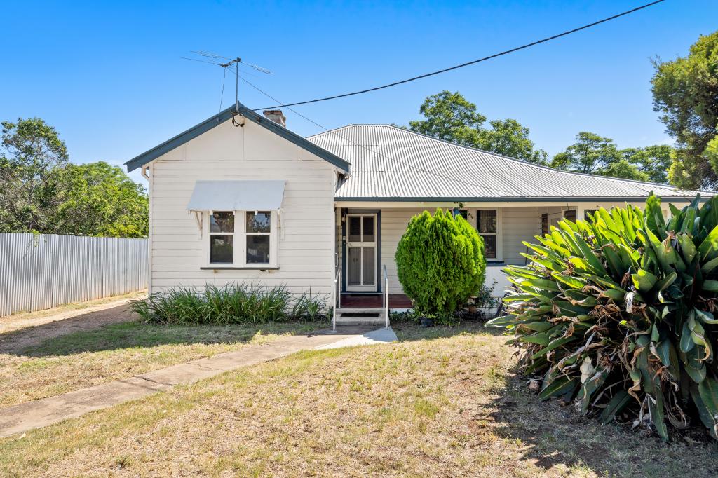 67 Oxford Rd, Scone, NSW 2337