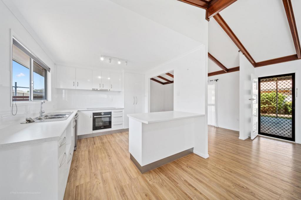 1b Batts Pl, Emerald, QLD 4720