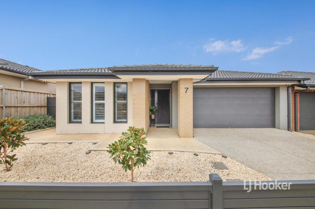 7 Tannum Cct, Truganina, VIC 3029