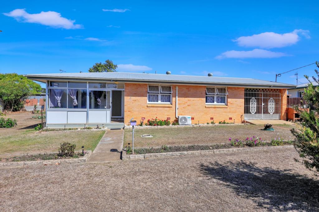 12 Courtice St, Walkervale, QLD 4670