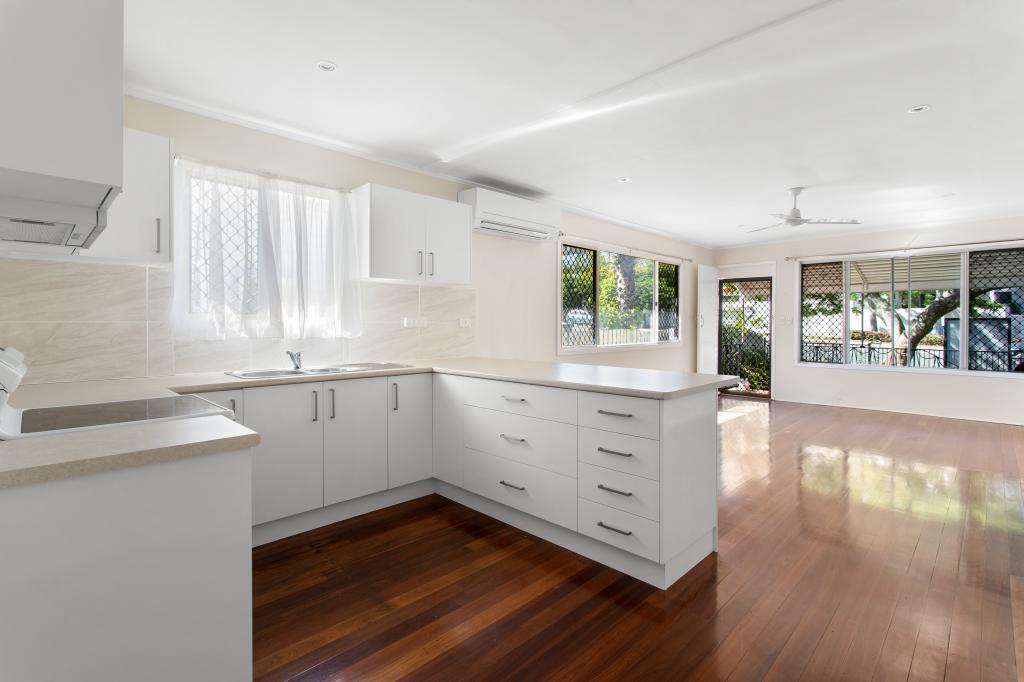 42 Anzac Ave, Redcliffe, QLD 4020