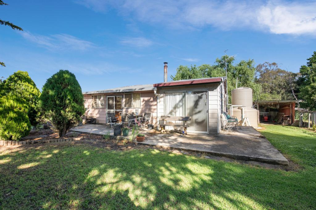 11 Andersons Rd, Rocky River, NSW 2358