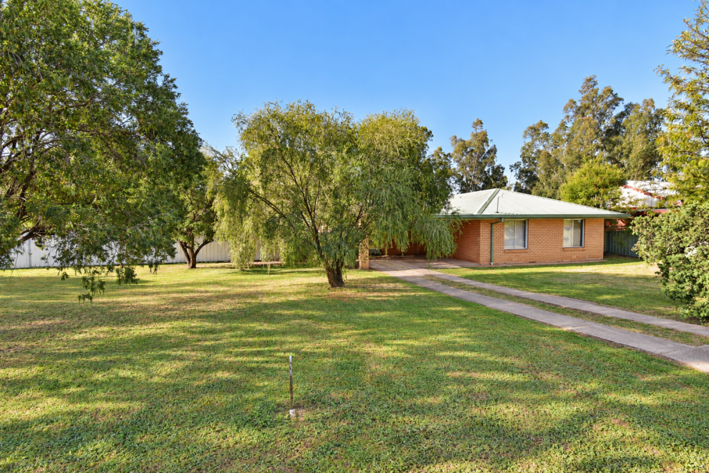 126-128 Gobolion St, Wellington, NSW 2820