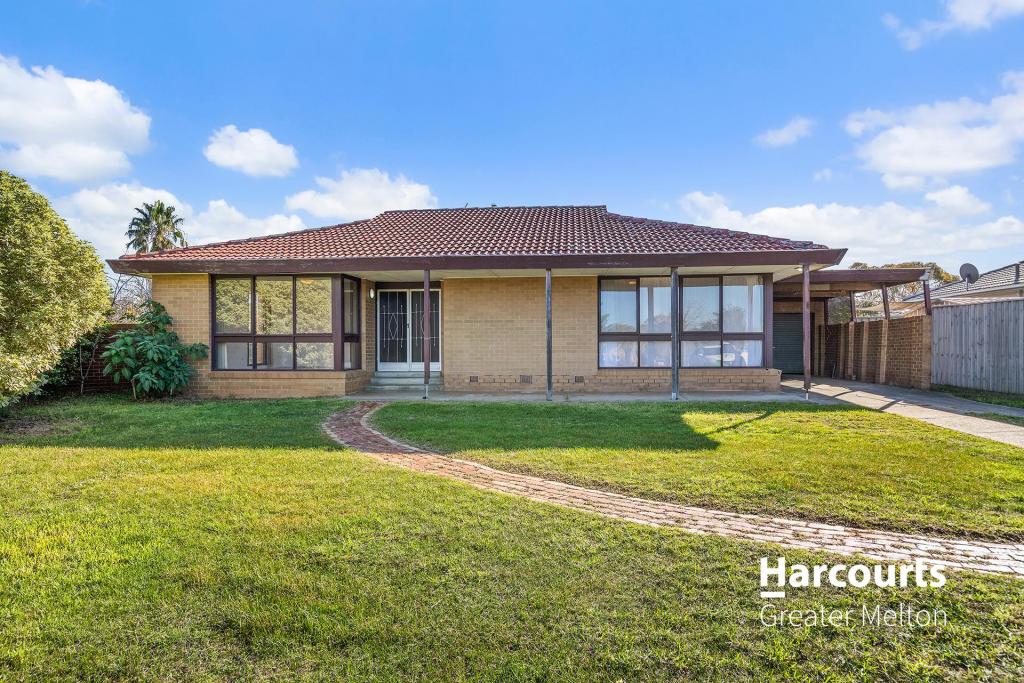 4 RAHEEN PL, MELTON WEST, VIC 3337