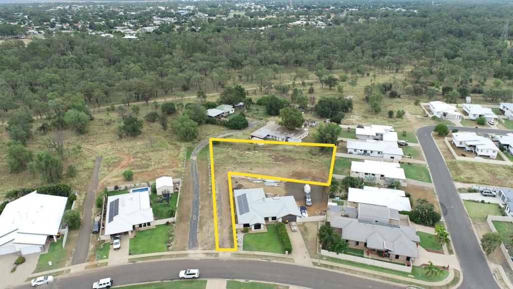 22 Berthun St, Emerald, QLD 4720