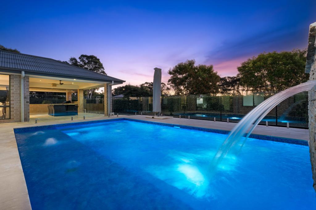 22 Twin Creeks Dr, Luddenham, NSW 2745