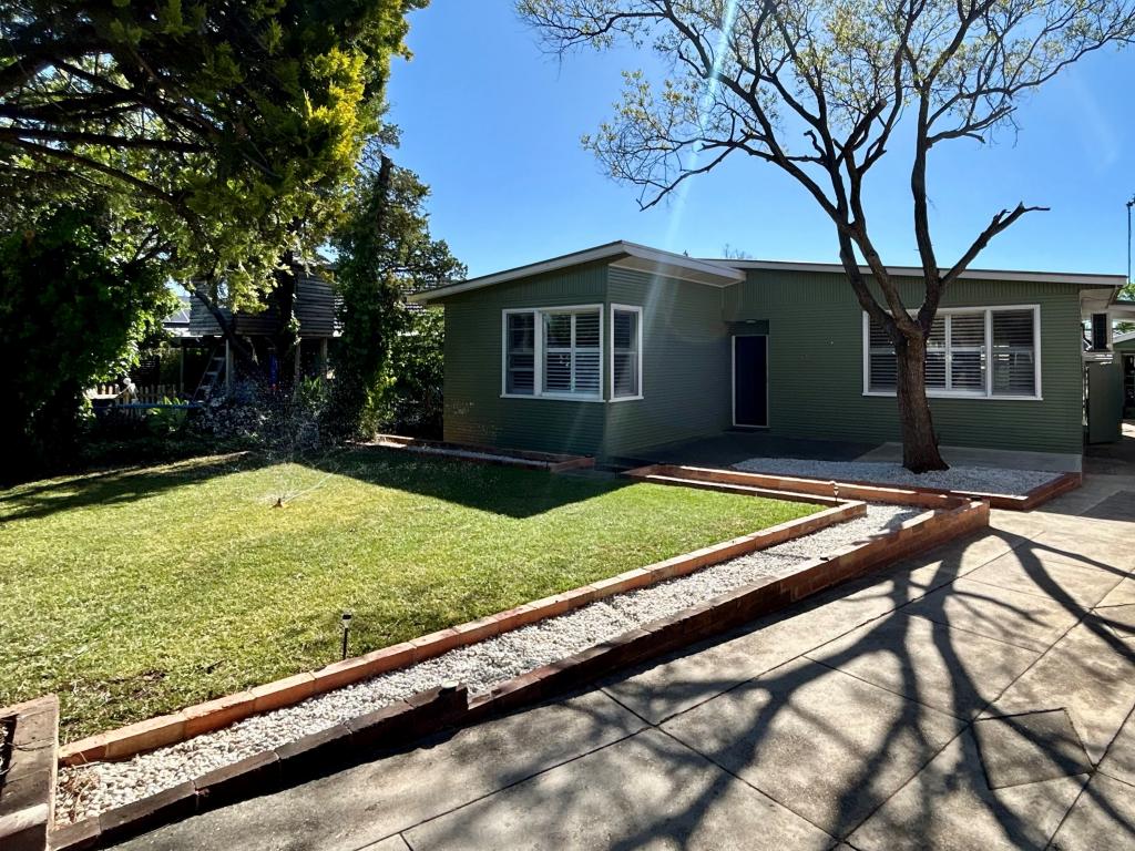50 Northcott Pde, Mount Austin, NSW 2650
