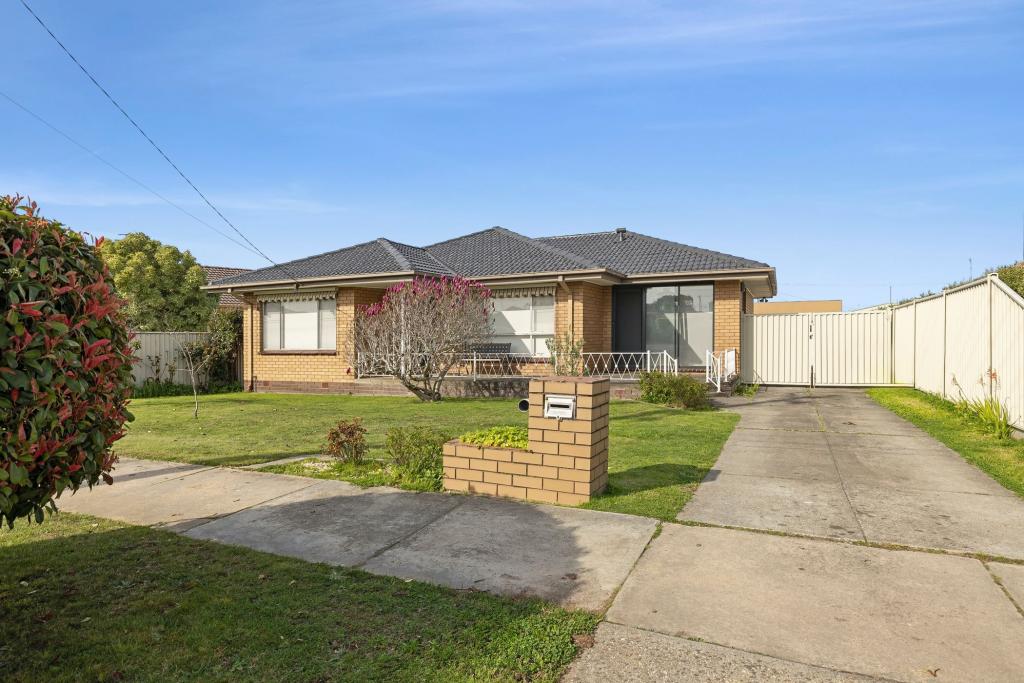 332 Forest St, Wendouree, VIC 3355