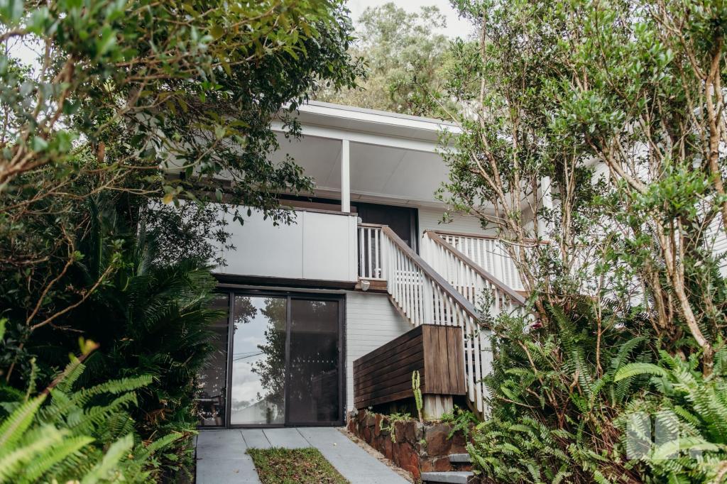 33 Boronia Ave, Adamstown Heights, NSW 2289