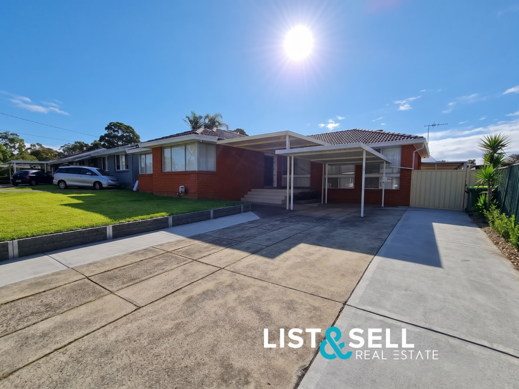 11 Manning St, Campbelltown, NSW 2560
