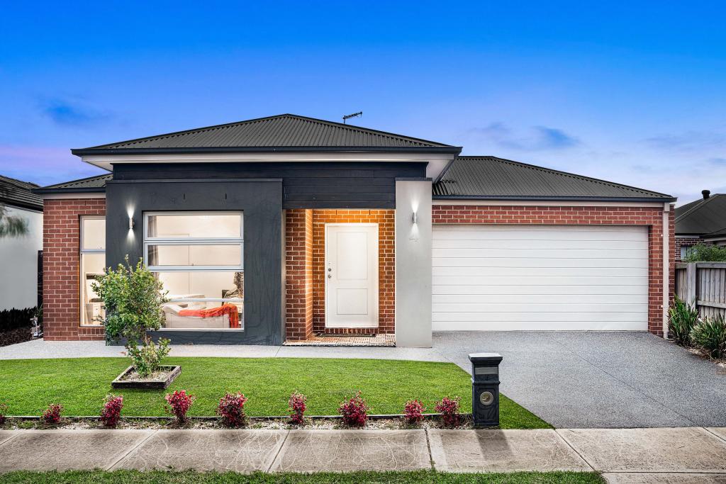 4 RHUBARB RD, MANOR LAKES, VIC 3024
