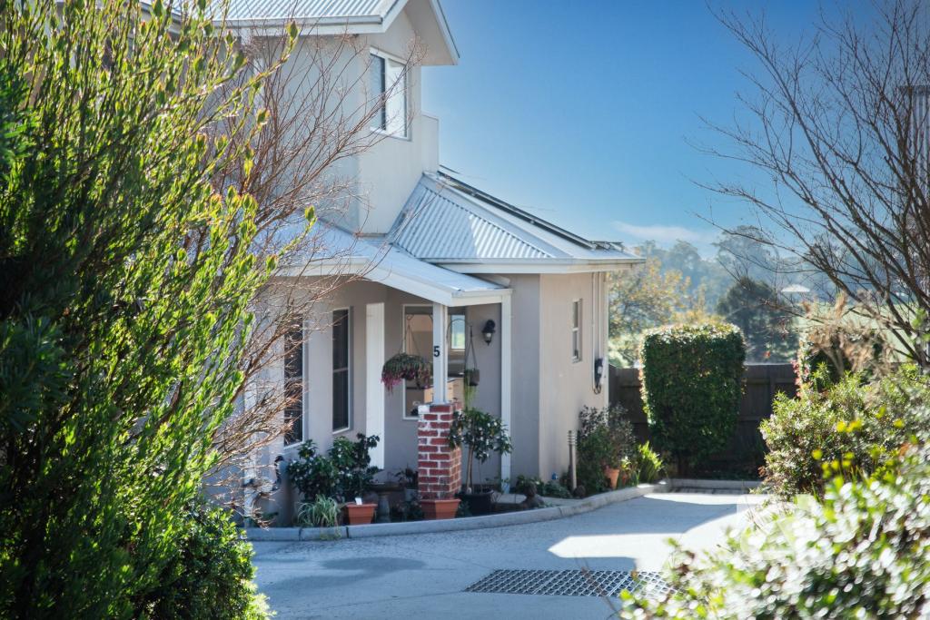 5 Eloura Pl, Gembrook, VIC 3783