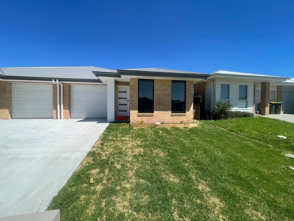 2/35 MATCHLESS AVE, GOULBURN, NSW 2580