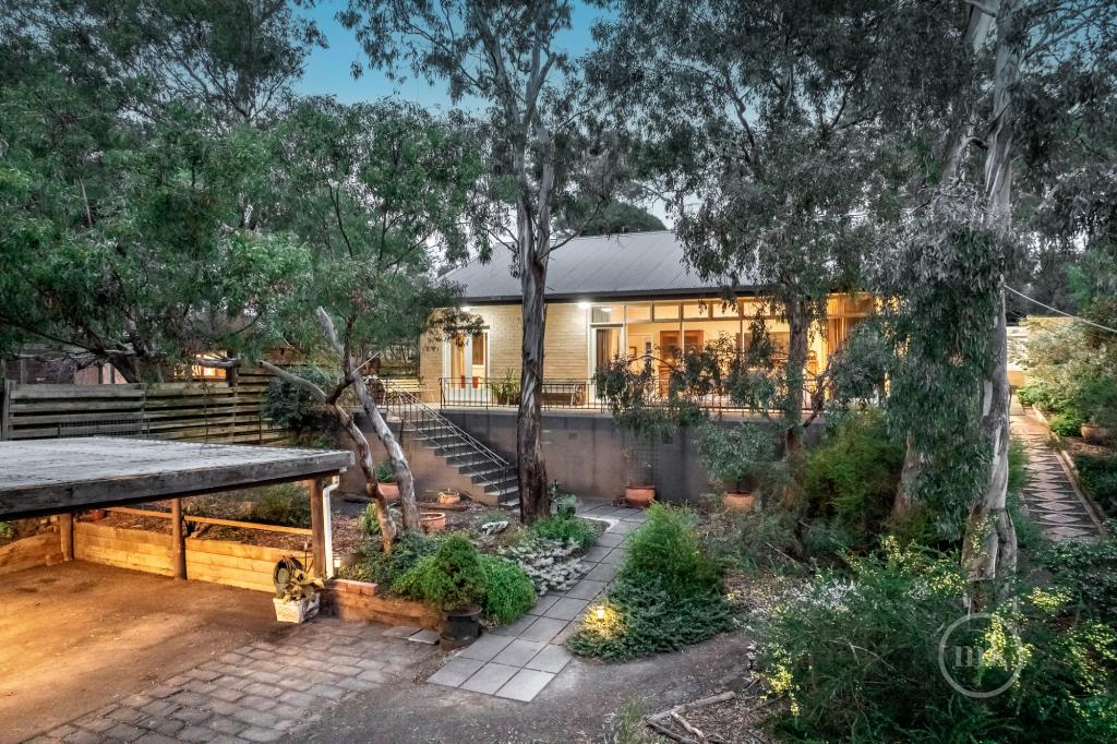 246 OLD ELTHAM RD, LOWER PLENTY, VIC 3093