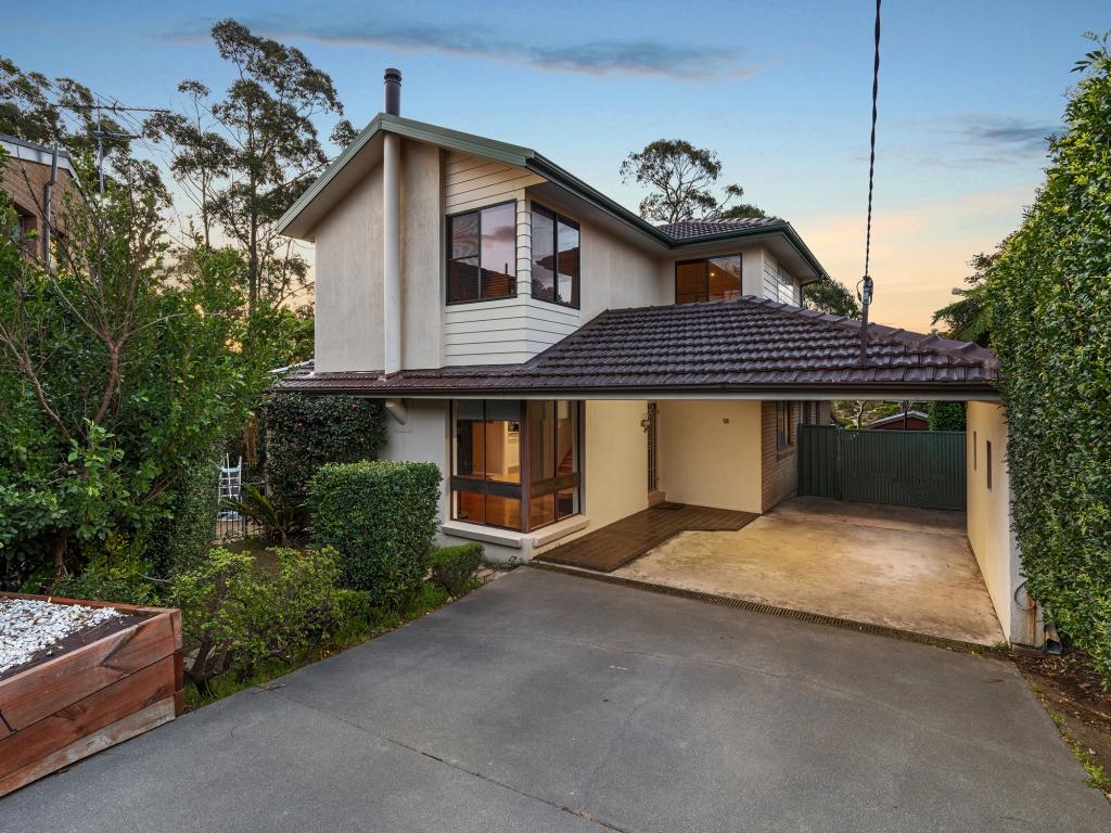 16 COOMBAH PL, ENGADINE, NSW 2233