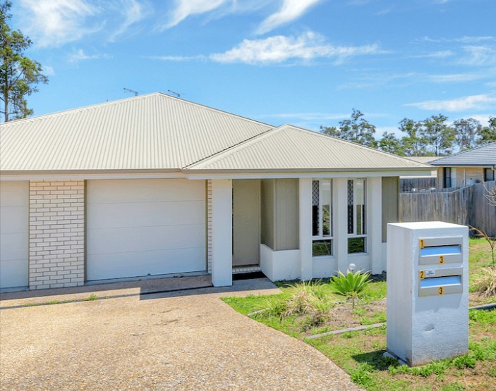 1/3 BALONNE ST, BRASSALL, QLD 4305