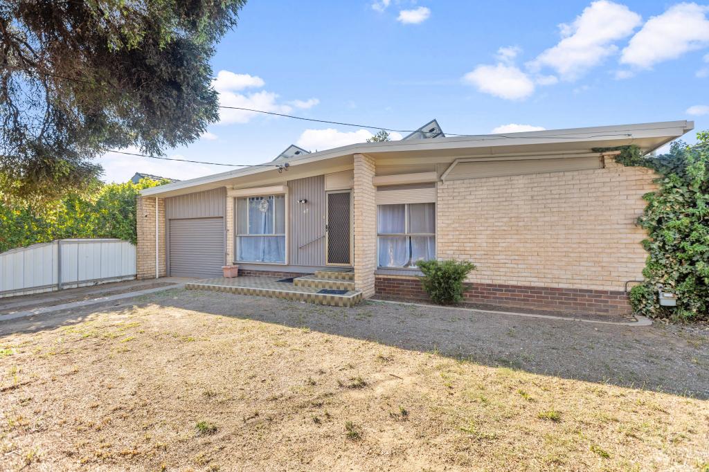 47 RAYE ST, TOLLAND, NSW 2650