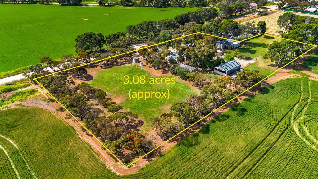 33 Lucas Rd, Kangaroo Flat, SA 5118