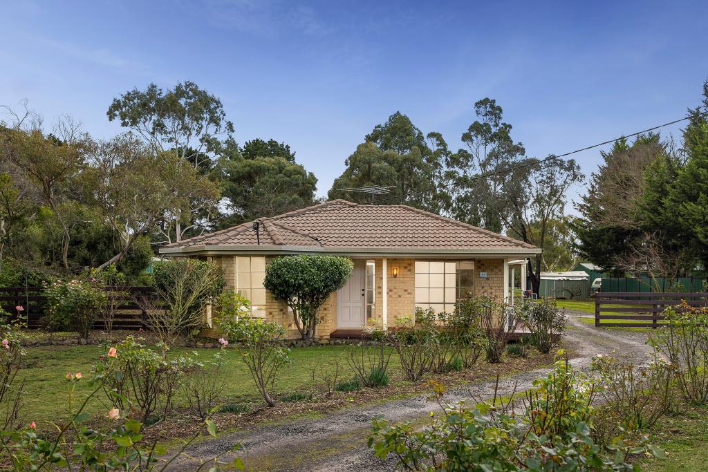 41 White Ave, Romsey, VIC 3434