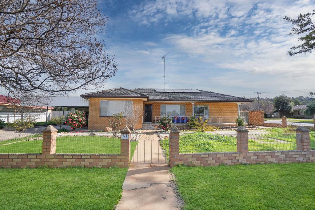 92 Blumer Ave, Griffith, NSW 2680