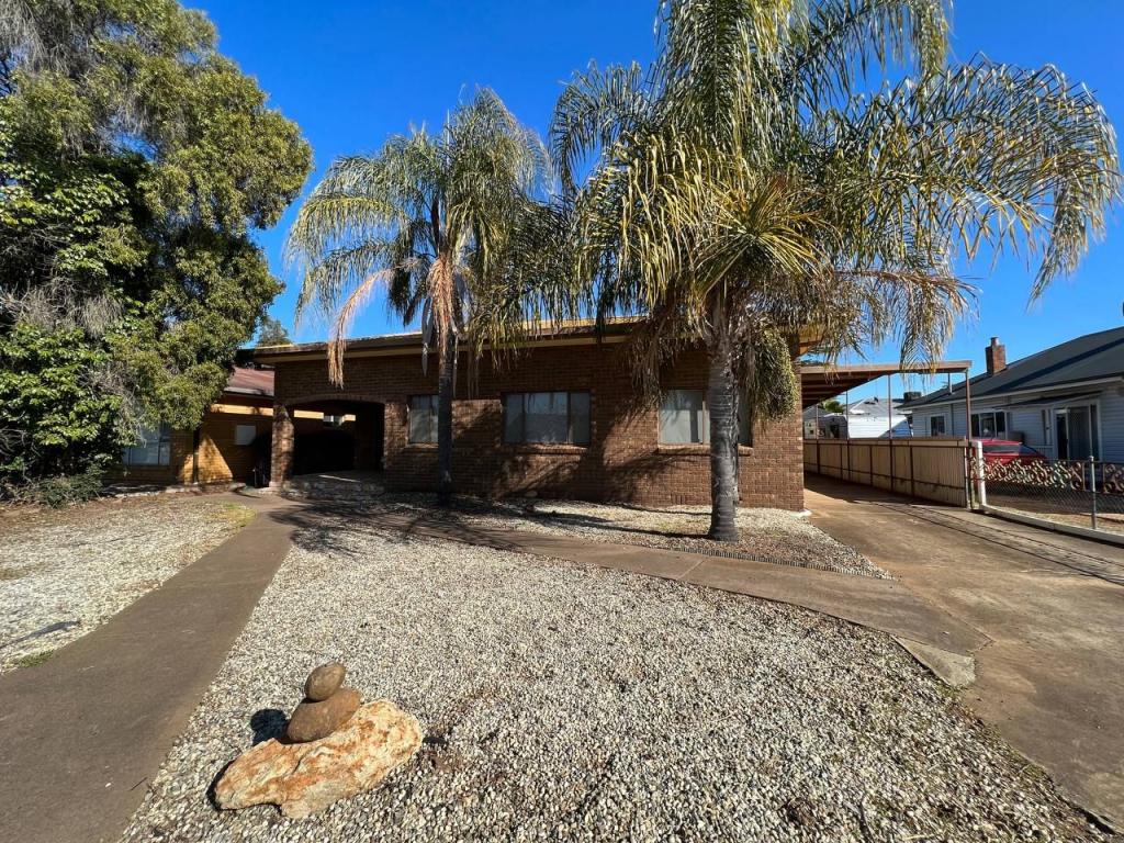 82 MONASH ST, WEST WYALONG, NSW 2671