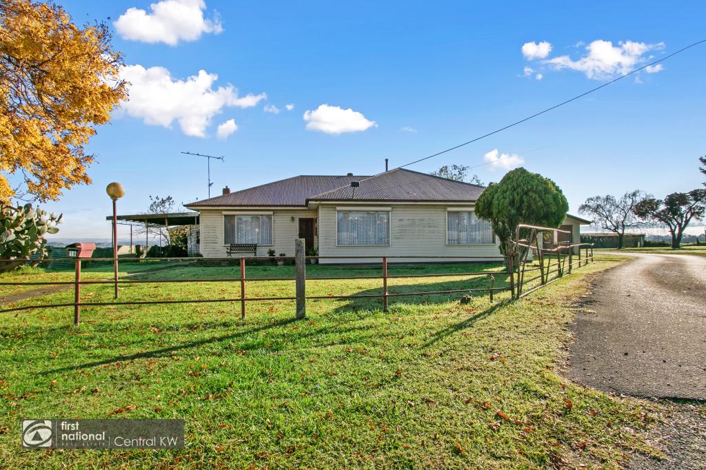 18 Thompsons Rd, Newborough, VIC 3825