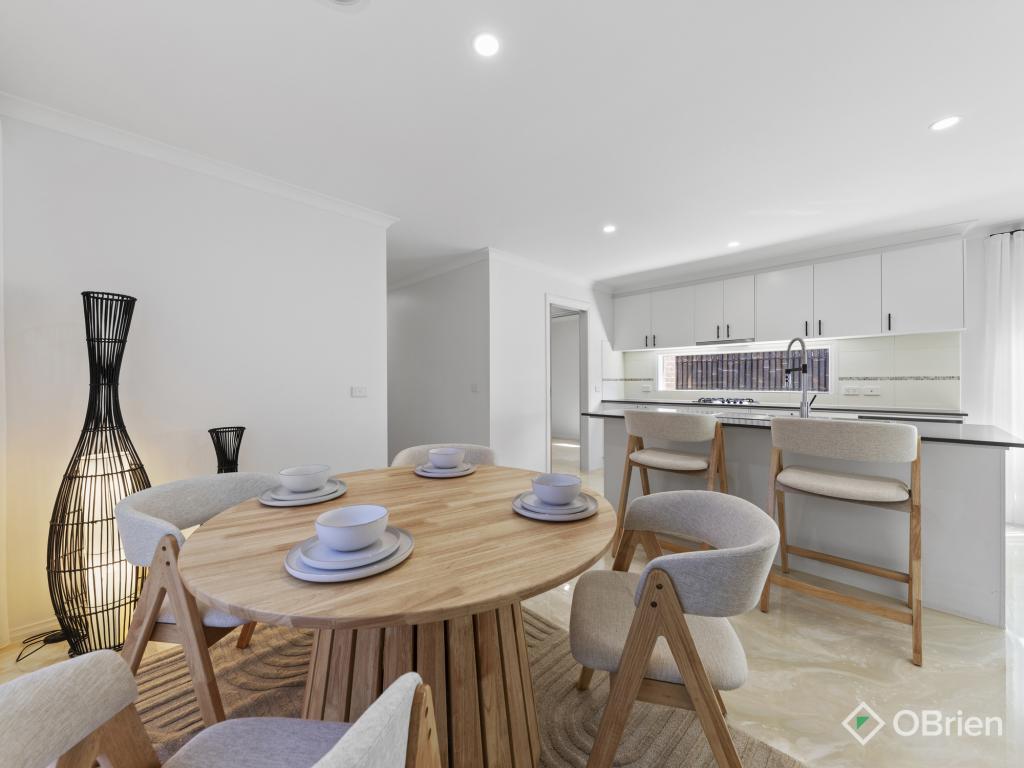 18 Crowe Ave, Cranbourne West, VIC 3977