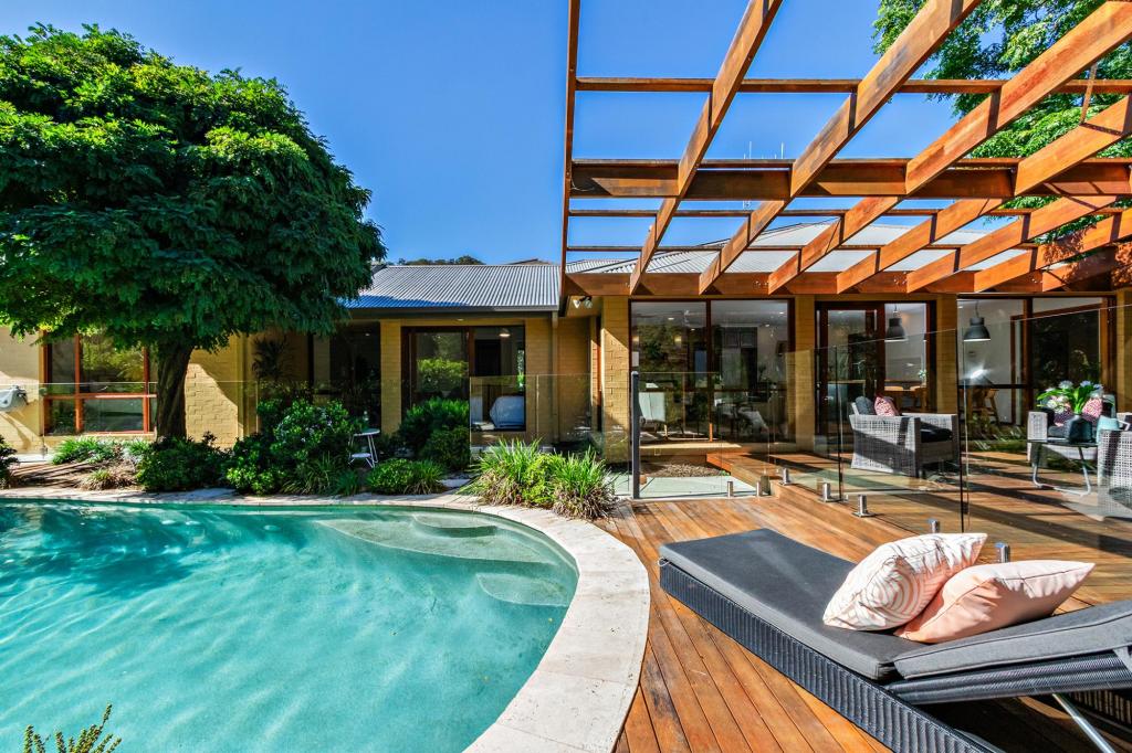 6 Walter Cl, Jerrabomberra, NSW 2619