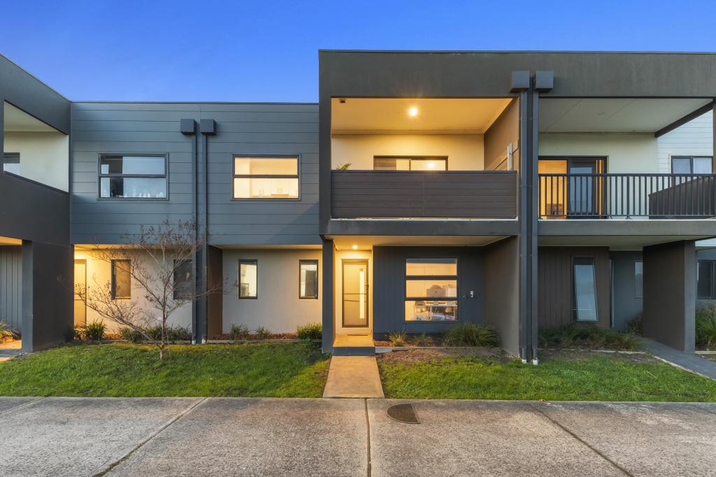 10/12 Sturt Ct, Officer, VIC 3809