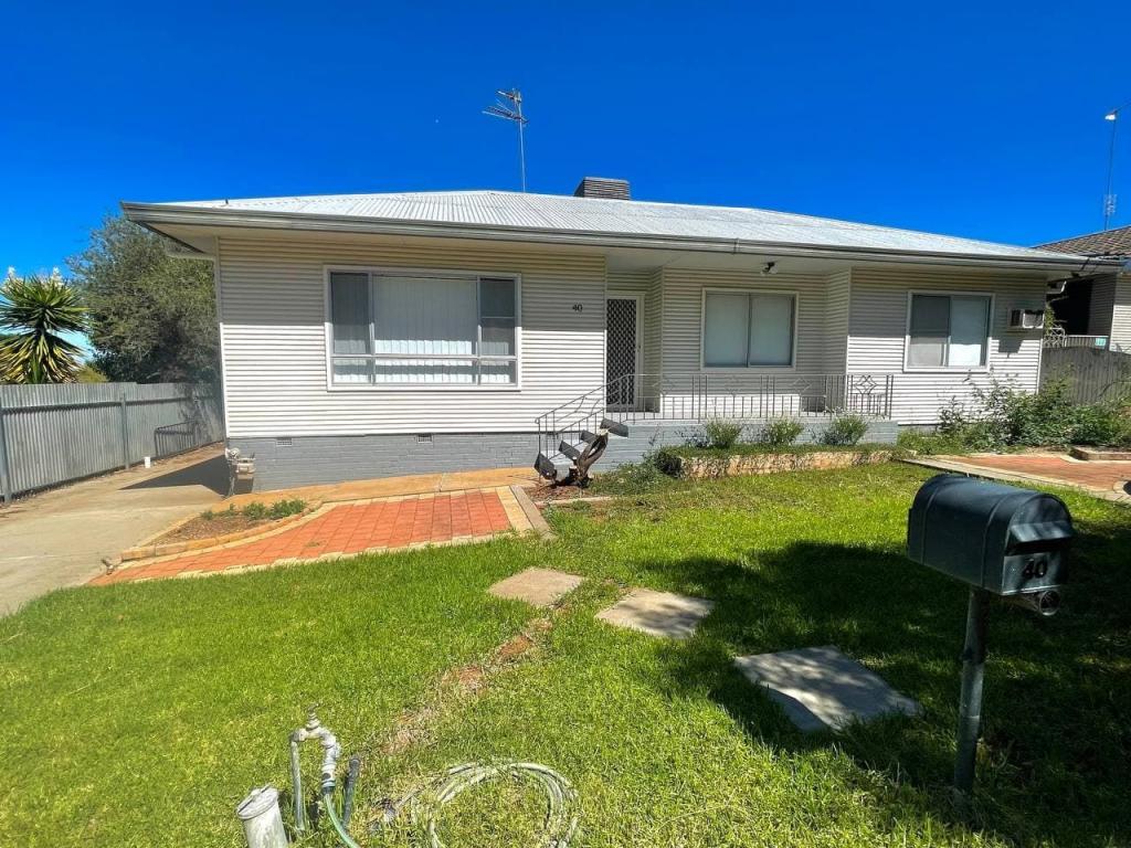 40 Russell St, Parkes, NSW 2870