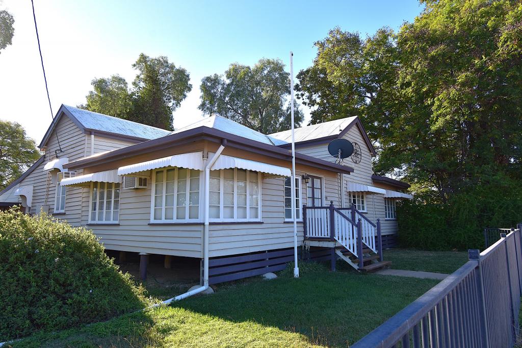 99 Falcon St, Longreach, QLD 4730