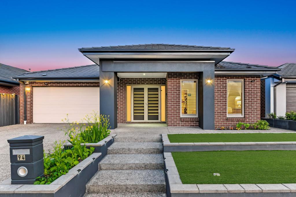94 Clarendon Dr, Keysborough, VIC 3173