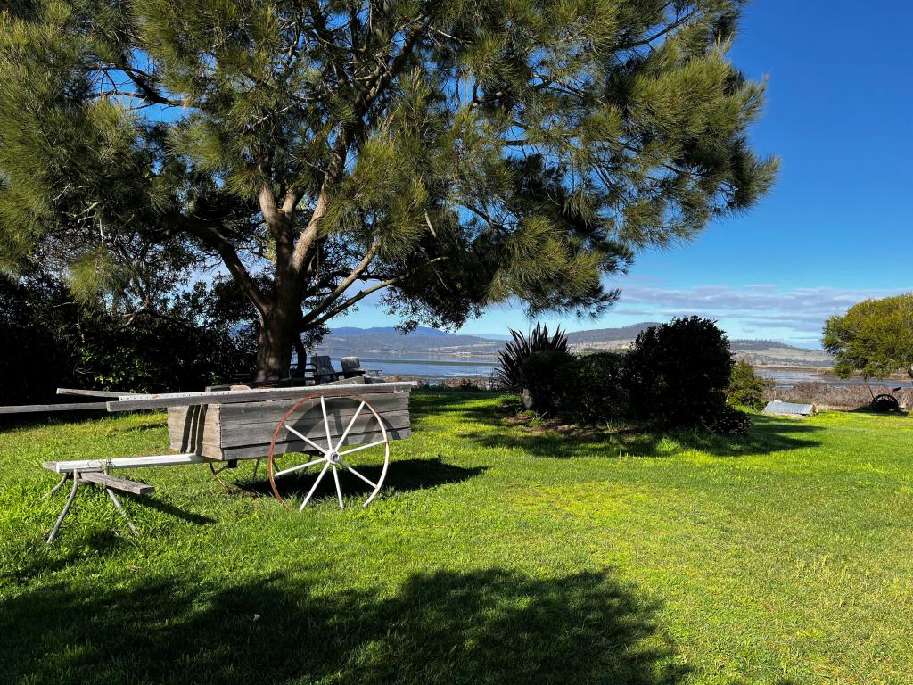 224 Bay Rd, Boomer Bay, TAS 7177