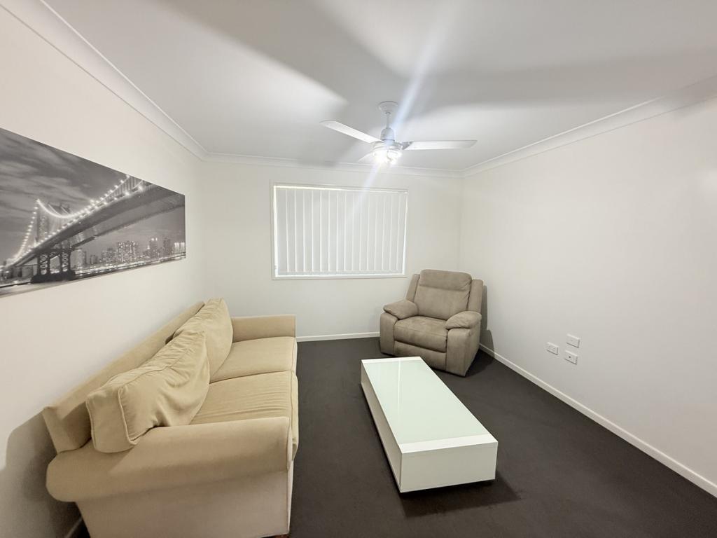 2 Sharp Cres, Branyan, QLD 4670