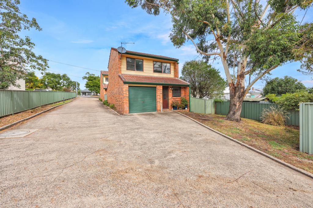2/76 KING ST, MUSWELLBROOK, NSW 2333