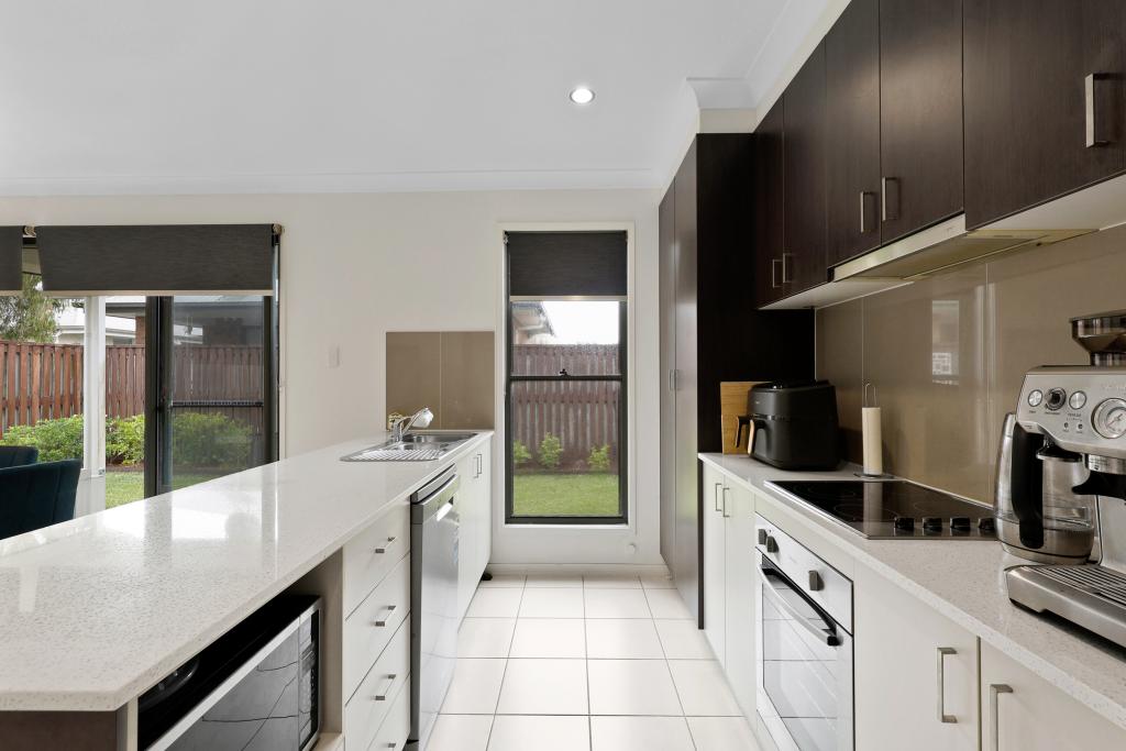 89 Scarborough Cct, Blacks Beach, QLD 4740