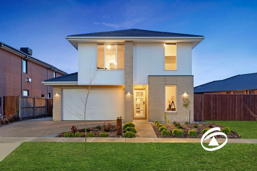 32 Burnbank Pde, Clyde North, VIC 3978