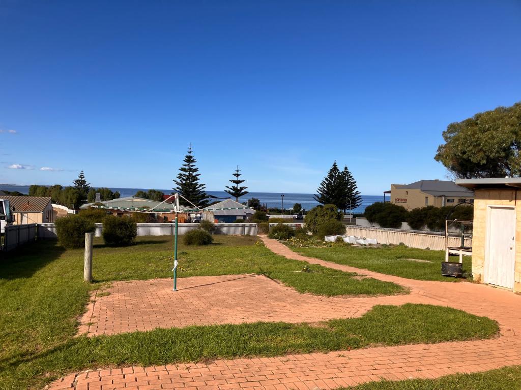 10 Barnett St, Hopetoun, WA 6348