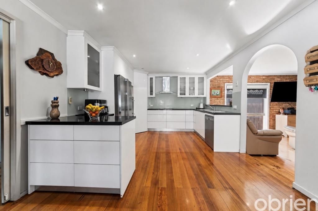 11 Clarendon St, Cranbourne, VIC 3977