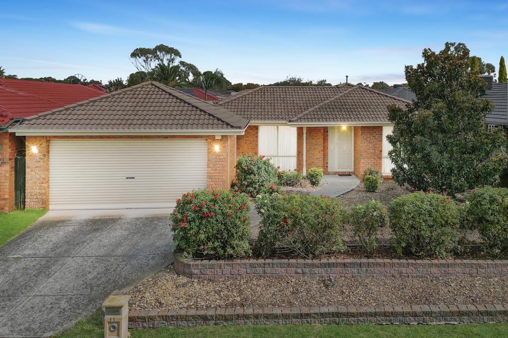 11 Ironbark Cl, Hampton Park, VIC 3976