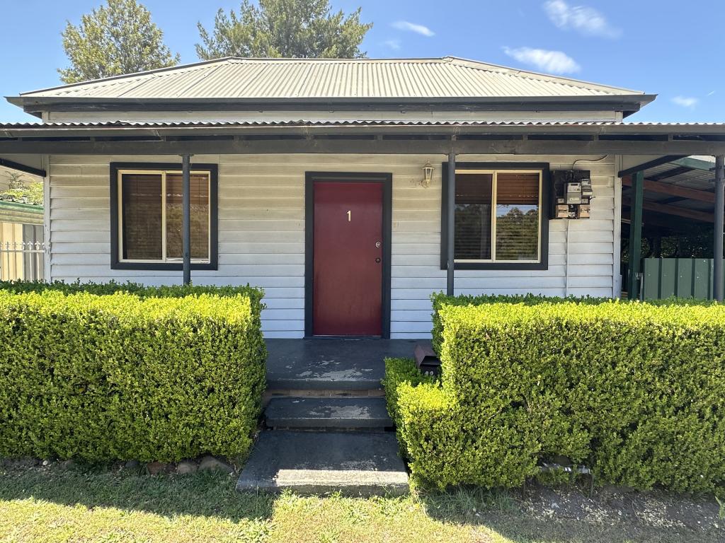 1 Albury St, Abermain, NSW 2326