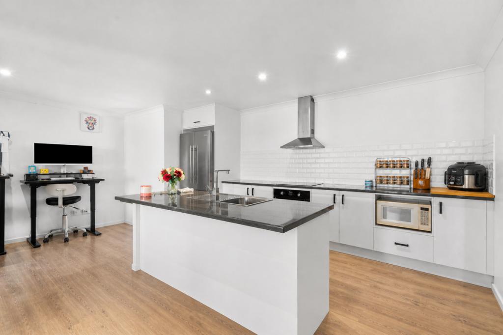 2/242 Finucane Rd, Alexandra Hills, QLD 4161
