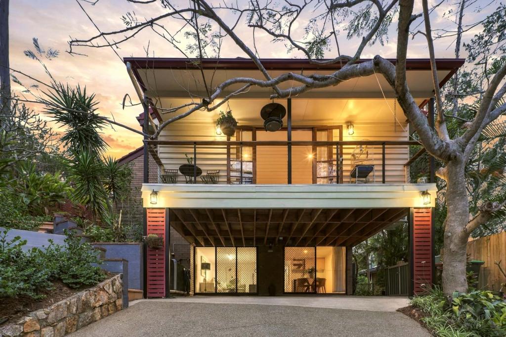 21 Tucker St, Chapel Hill, QLD 4069