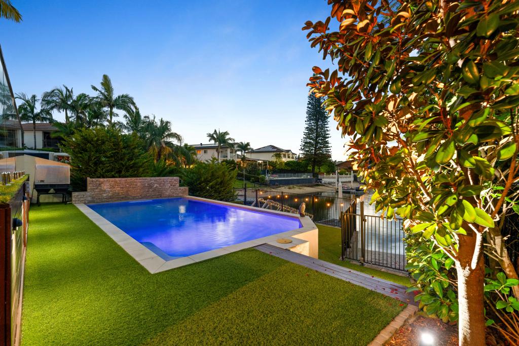 6 Argyle Cres, Bundall, QLD 4217