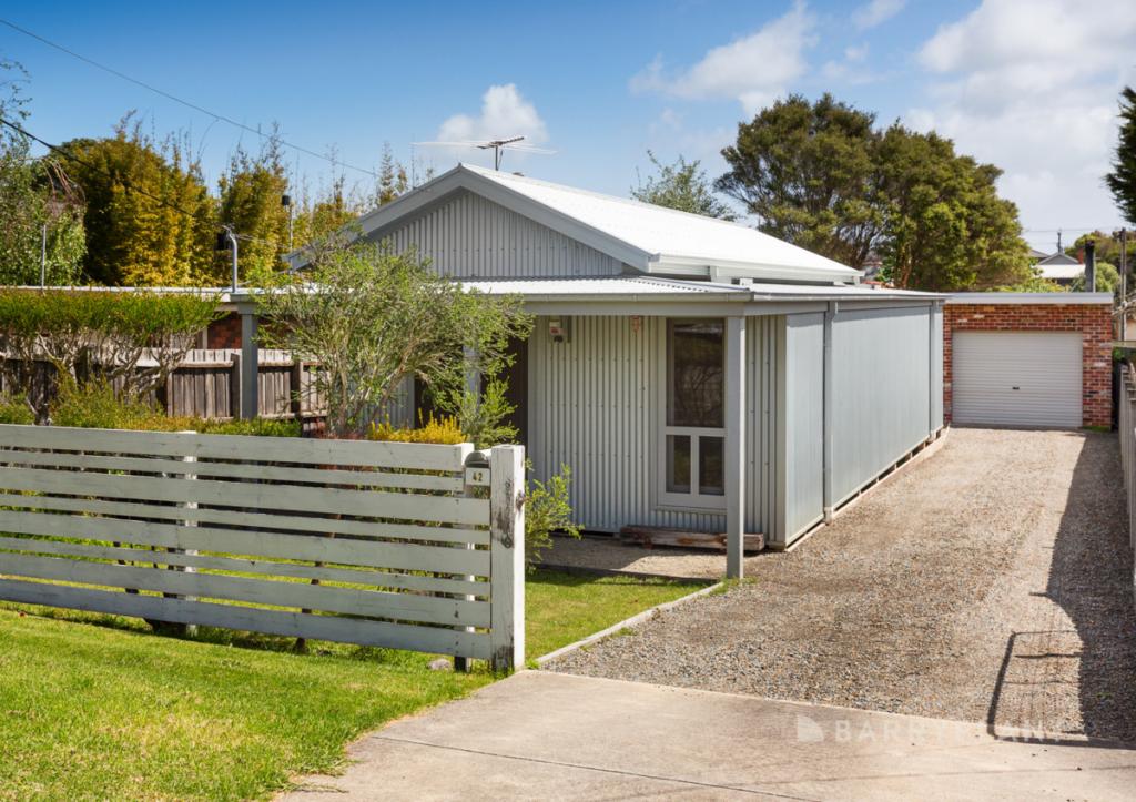 42 SEVENTH AVE, ROSEBUD, VIC 3939