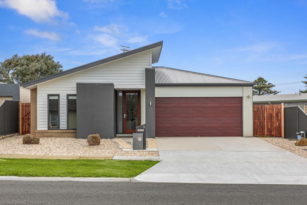 4 PHILIP ST, PORT FAIRY, VIC 3284