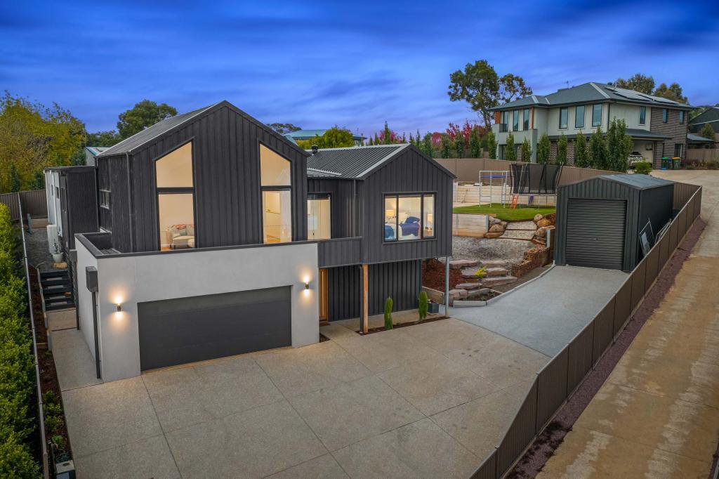 10 Home Valley Ch, Brown Hill, VIC 3350