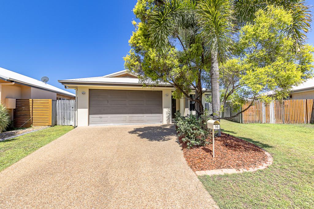 16 Bluff St, Bushland Beach, QLD 4818