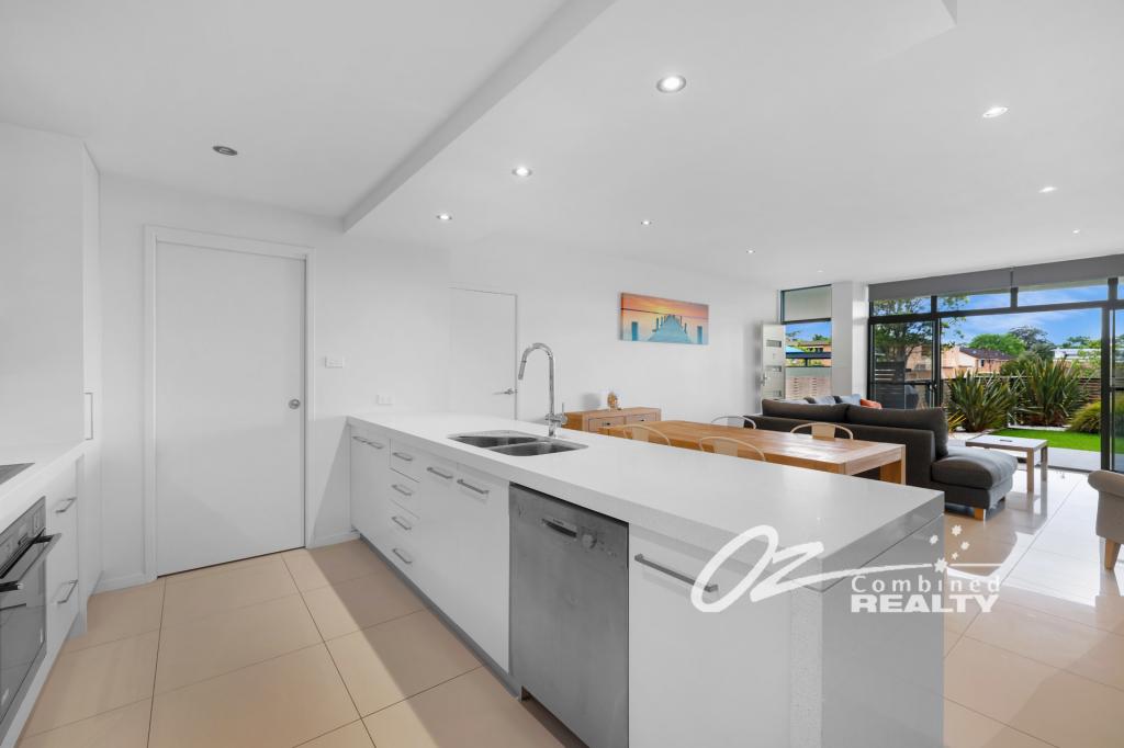 2/33 HAWKE ST, HUSKISSON, NSW 2540